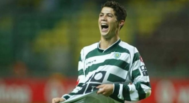 Temporada 2002/2003 - Apenas Cristiano Ronaldo era profissional e atuava pelo Sporting. Fez 31 jogos oficiais e marcou cinco gols.