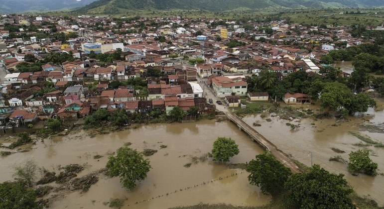 Temporais causaram enchentes no sul da Bahia