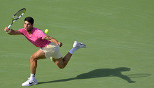 Alcaraz ultrapassa Djokovic, mas precisa de título em Miami para seguir no topo do ranking do tênis
