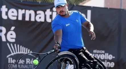 Leandro Pena está entre os tenistas que não conseguem sair de Israel