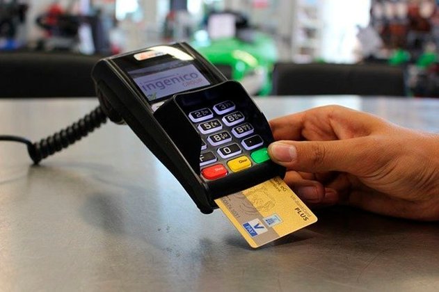 Tente pagar com cartão de crédito, em vez de pix ou boleto bancário, pois a recuperação do dinheiro se torna menos complicada em caso de fraude. 