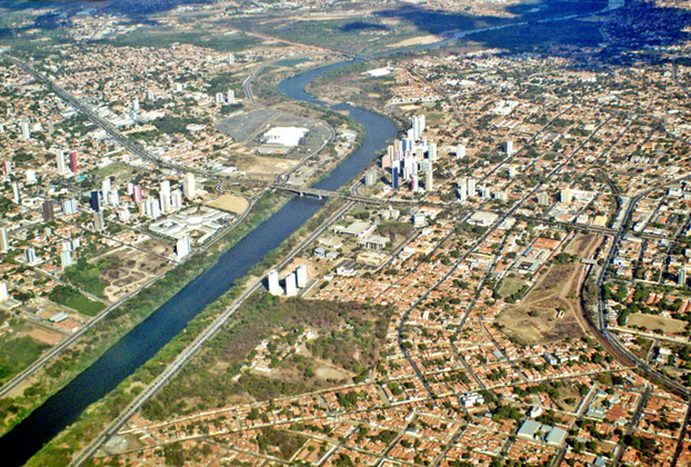 Teresina- Quem nasce na capital do Piauí é Teresinense. A cidade, fundada em 16/08/1852, tem cerca de 866 mil habitantes.