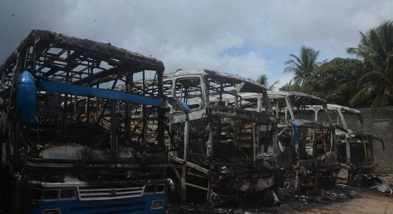 Terminal de ônibus em Parnamirim, região metropolitana de Natal, foi alvo de criminosos