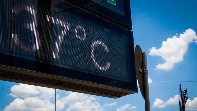 Termômetro registra altas temperaturas na Lapa, em São Paulo