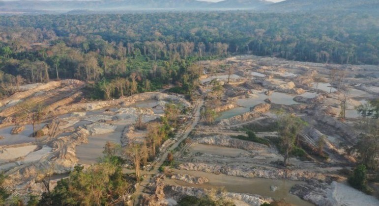 Governo dos EUA monitora ligação entre traficantes do PCC e garimpo ilegal  de ouro na Amazônia - Notícias - R7 Internacional