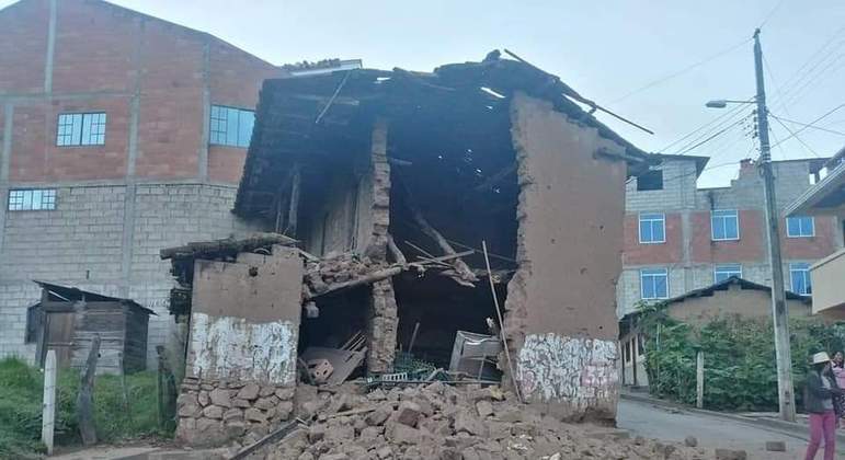 Edificações cederam com terremoto no Peru
