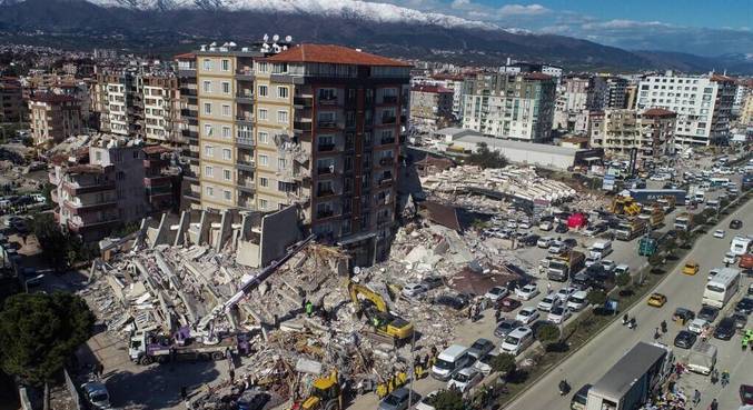 Terremoto destruiu milhares de casas e prédios na Síria e na Turquia