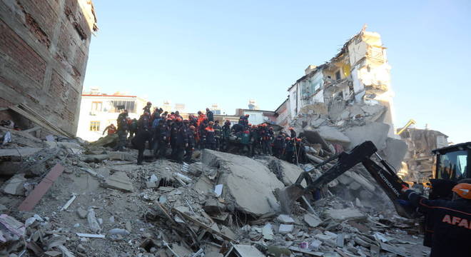 Subiu para 22 o número de mortos em terremoto na Turquia
