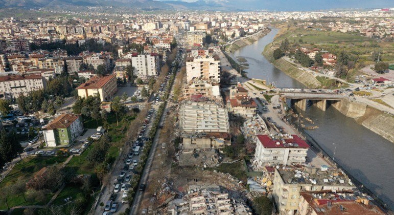 Novo terremoto atinge a região da Turquia que sofre as consequência do tremor do dia 6 de fevereiro