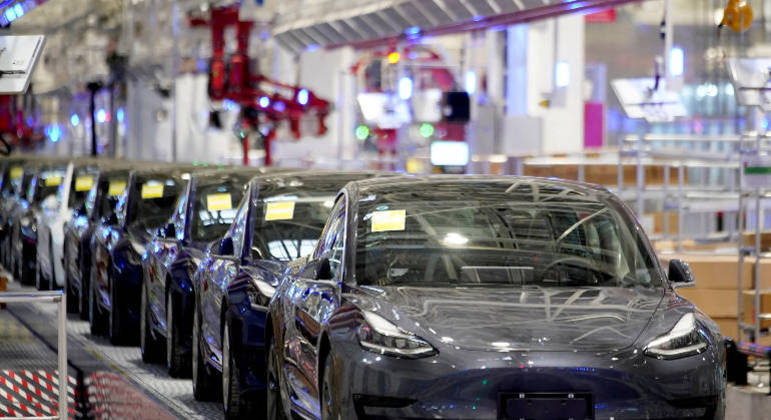 Tesla identificou defeitos em 475 mil veículos elétricos fabricados pela empresa