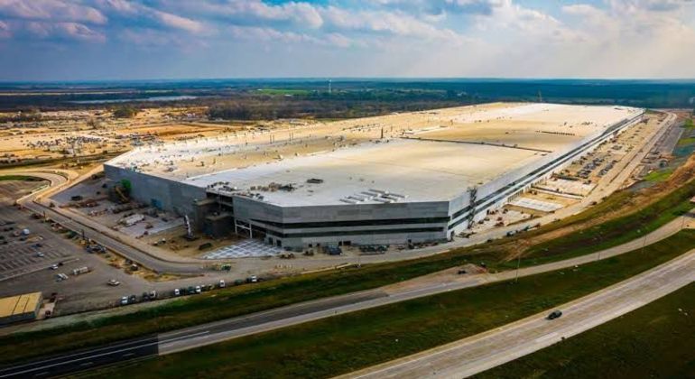 Fábrica da Tesla no Texas: modelo será replicado no México