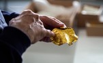 O tesouro está dividido entre medalhões e moedas romanas que foram transformadas em joias. Todos os objetos são muito bem decorados com técnicas muito raras, destacam os especialistas 
