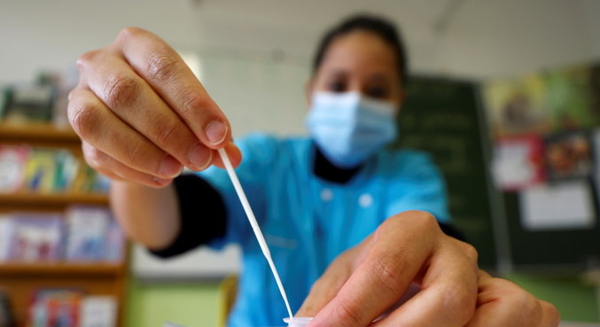 Alta testagem coincide com o surto de gripe em São Paulo
