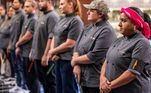 Dona da Facada de Ouro, Nara Amaral teve algumas regalias! Ela pôde trocar duas vezes os participantes entre as equipes. A chef optou por tirar Lorena Lacava do seu trio e colocar Rubens Gonçalo no lugar. Na segunda troca, movimentou Henrique Ide e Eduardo Moraes. As equipes ficaram divididas da seguinte forma:Amarela (fritura): Henrique, Victória Telles e Nanda CrioulaVerde (marinada): Nara, Rubens e Jamile MassahudVermelha (cozimento a vapor): Lorena, Eduardo e Gabriel Gialluisi
