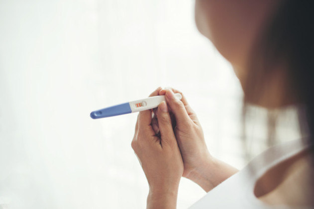 r transmite realização do teste de gravidez ao vivo no Instagram -  ISTOÉ Independente