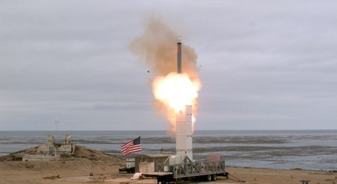Teste de míssil balístico dos EUA é 'medida perigosa', segundo a Coreia do Norte