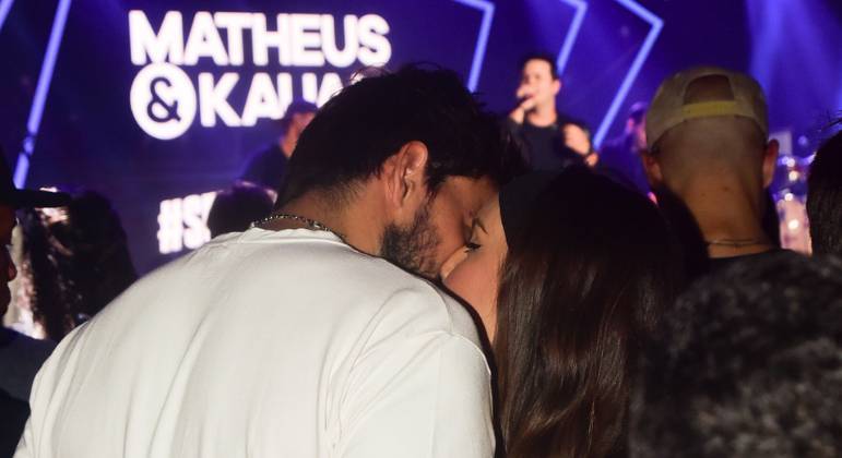 Thais Braz e Guilherme Napolitano foram flagrados em março aos beijos durante show sertanejo