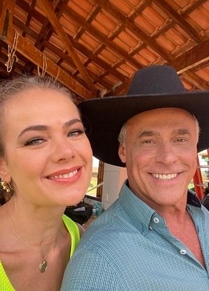 Thais Pacholek e Oscar Magrini estão em "Sistema Bruto"