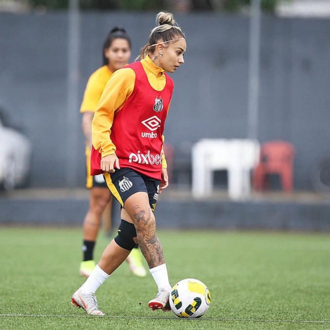 Thaisinha em treino do Santos, nesta quarta-feira (1), no CT Rei Pelé