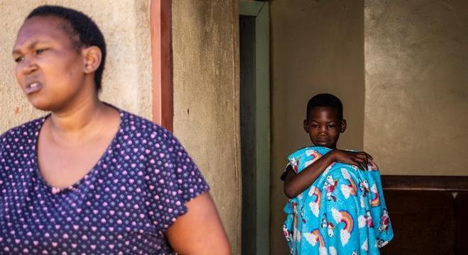 Thandi mora no antigo gueto de Wattville com 4 filhos: 'Não temos seguro médico'