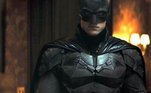 A filmagens de The Batman tiveram de ser paralisadas devido à pandemia. Com isso, a data de estreia foi remarcada, prevista para outubro de 2021, mudou para para março de 2022