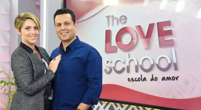 Diferenca De Idade E Tema Do The Love School Deste Sabado Recordtv R7 Love School Escola Amor