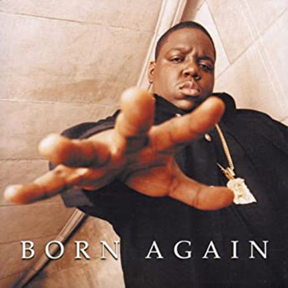The Notorious B.I.G - O rapper, cujo nome era Christopher Wallace, foi morto a tiros, aos 24 anos, por assassinos que emparelharam com o carro do cantor, em Los Angeles. Após o sucesso do álbum Ready To Die, ele estava no auge da curta carreira (5 anos). Eleito Rapper do Ano pela Billboard.