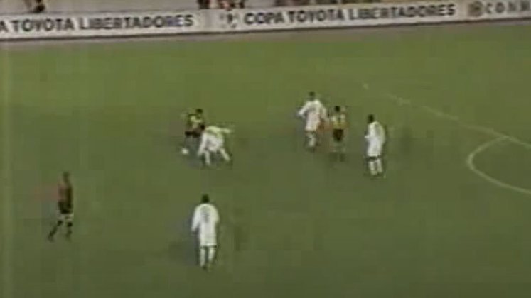 The Strongest 0 x 2 Corinthians - Estádio Hernando Siles jogo da fase de grupos da Libertadores de 2003