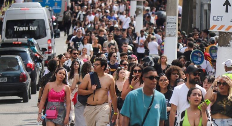 G1 - Festival de doces faz público ignorar dieta e encarar fila