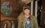 Os mais novinhos podem não se lembrar, mas, há 11 anos, foi Andressa Suita quem fez um ex-namorado sofrer. O ator Theo Becker participou da primeira edição de A Fazenda e tinha acabado de romper o namoro com a modelo e ex-mulher de Gustatvo Lima. Durante o reality show, Theo fez diversas declarações de amor em rede nacional para Andressa, na tentativa de reatar o romance. A modelo, praticamente, se tornou uma participante mesmo sem estar confinada. Não por acaso, Andressa foi convidada para participar da segunda temporada de A Fazenda após a 'sofrência' do ex; relembre a seguir