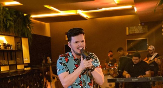 Sertanejo segue internado na UTI após acidente com moto aquática
