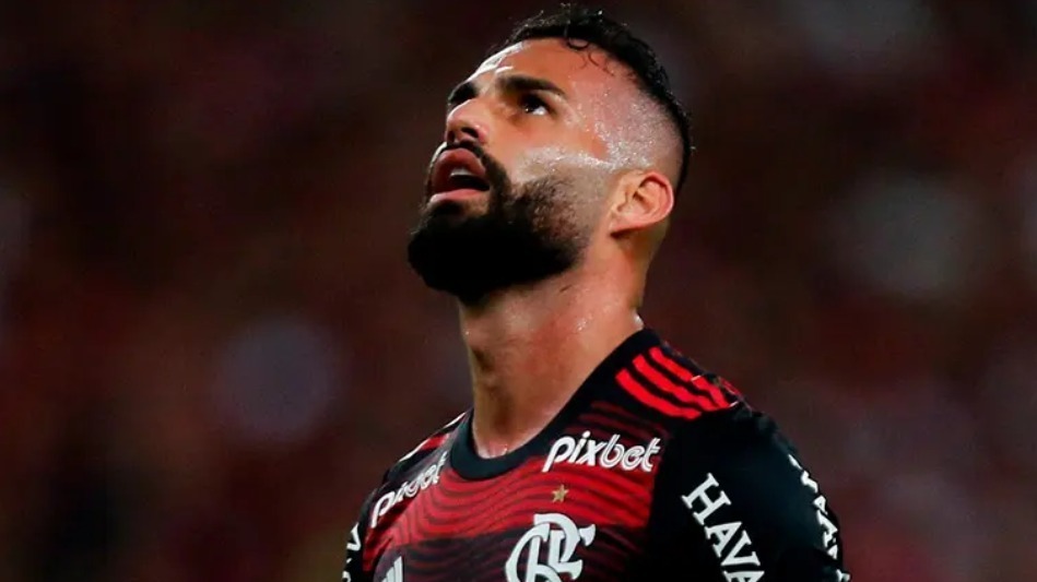 Thiago Maia é homenageado por jogadores do Flamengo: 'Sem palavra