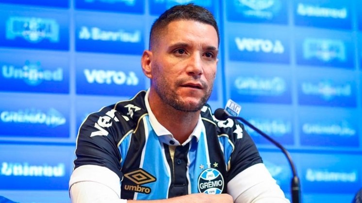 Thiago Neves (35 anos) - Meia do Grêmio, ele tem acordo com o Tricolor até 31 de dezembro desse ano, entrando no grupo do pré-contrato. Seu valor de mercado, segundo o Transfermarkt, é de dois milhões de euros (cerca de R$ 11 milhões).