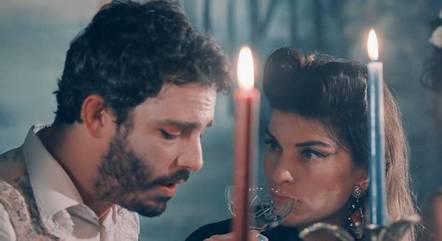 Thiago Rodrigues e Joana Balaguer em cena do clipe