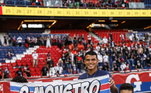Uma das equipes que Thiago mais jogou, o Paris Saint-Germain publicou uma foto do craque e lhe desejou feliz aniversário 