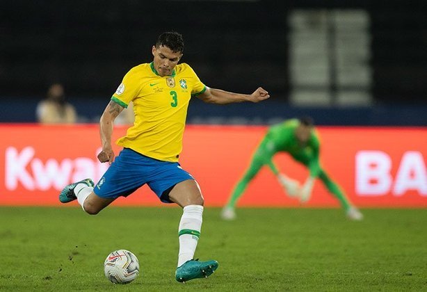 Thiago Silva - Posição: Zagueiro - 37 anos - Clube: Chelsea