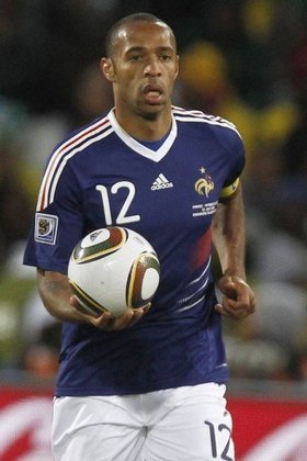 Thierry Henry - Copa de 2010 (África do Sul): carrasco do Brasil em 2006, o atacante se despediu da seleção francesa na Copa de 2010, após a vexatória eliminação na primeira fase do torneio.