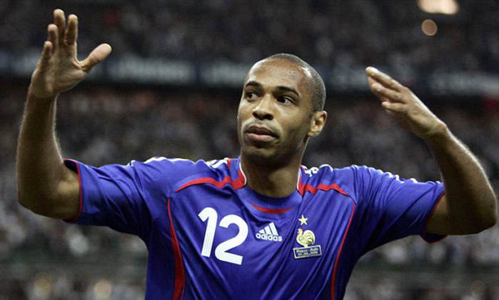 Thierry Henry (França): 4 Copas do Mundo (1998, 2002, 2006 e 2010).