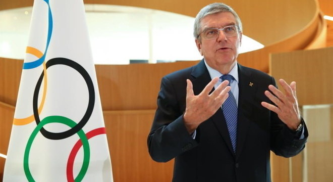 Thomas Bach reforçou que COI quer realizar Olimpíada em 2021