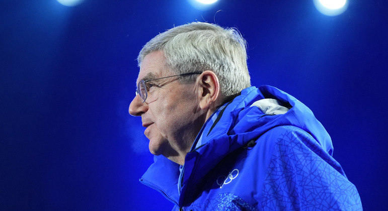 Thomas Bach busca uma solução para unir os atletas em Paris-2024
