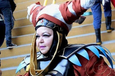 Tia Sol como Rita Repulsa, de Power Rangers