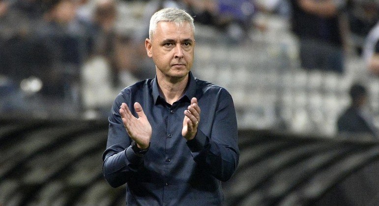 Tiago Nunes fala pela primeira vez como técnico do Grêmio e pede apoio da torcida: Vamos juntos!