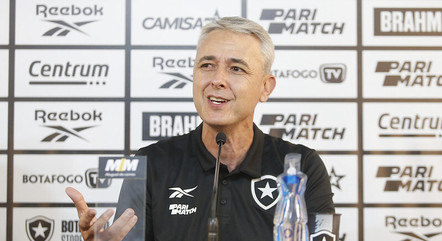 Tiago Nunes deve manter a base do Botafogo
