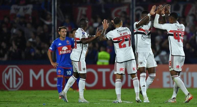 Tigre e São Paulo se enfrentando pela Copa Sul-Americana