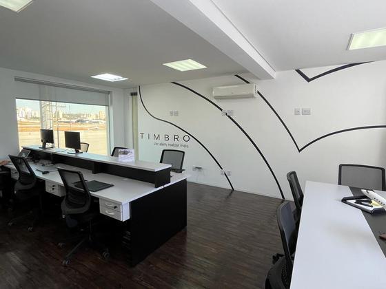 Timbro inaugura escritório