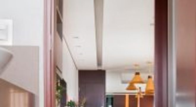 tinta para madeira - cozinha com armários rosas