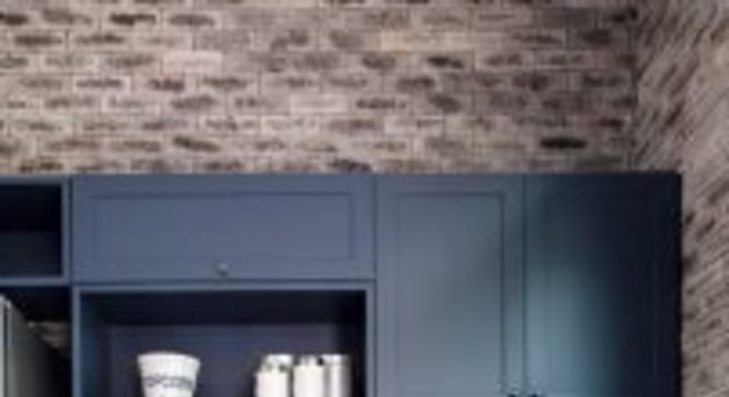 tinta para madeira - cozinha com gabinetes azuis