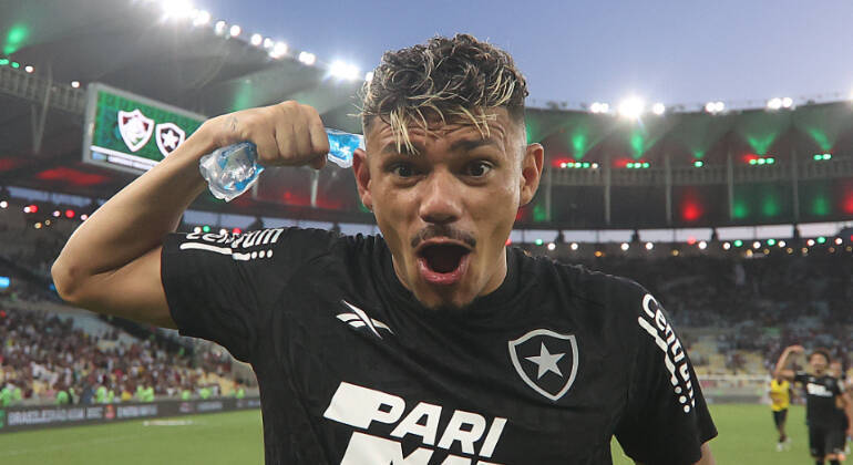 7º BotafogoApenas com o patrocinador master, o Glorioso garante a bolada mínima de R$ 27,5 milhões 