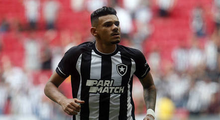 Tiquinho Soares, atacante do Botafogo