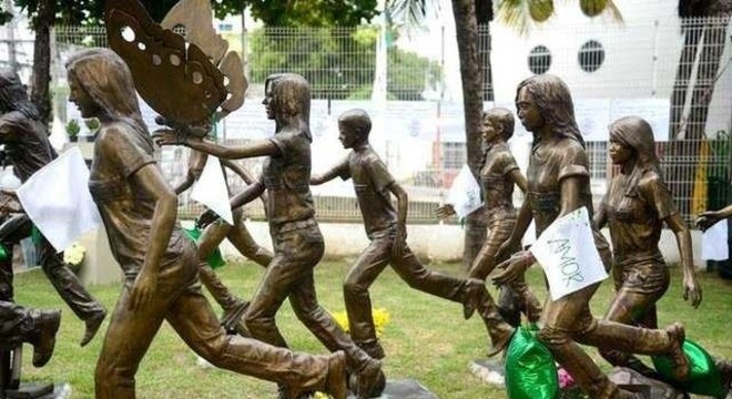 O ataque a tiros na escola estadual Professor Raul Brasil, em Suzano, na Grande SÃ£o Paulo, nesta quarta-feira chocou o Brasil e o mundo